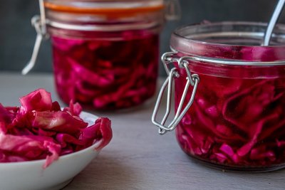 Groenten fermenteren wordt weer heel gewoon in de keuken